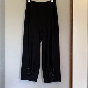 Black ankle jersey capri pant